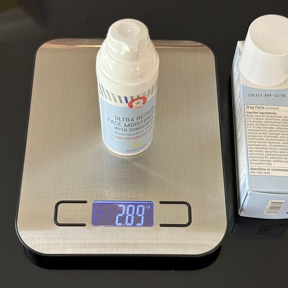 First Aid Beauty Ultra Repair Face Moisturizer + Sunscreen Broad Spectrum SPF 30 - Picture 11 of 12